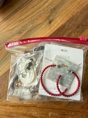 AMAZING VALUE NWT Mixed Jewelry lot - Earrings, Necklaces, Gifts